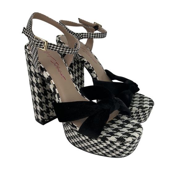 Betsey Johnson Shoes - Betsey Johnson Shoes Womens Size 9.5M Black White Houndstooth Melanni Heels‎ Bow
